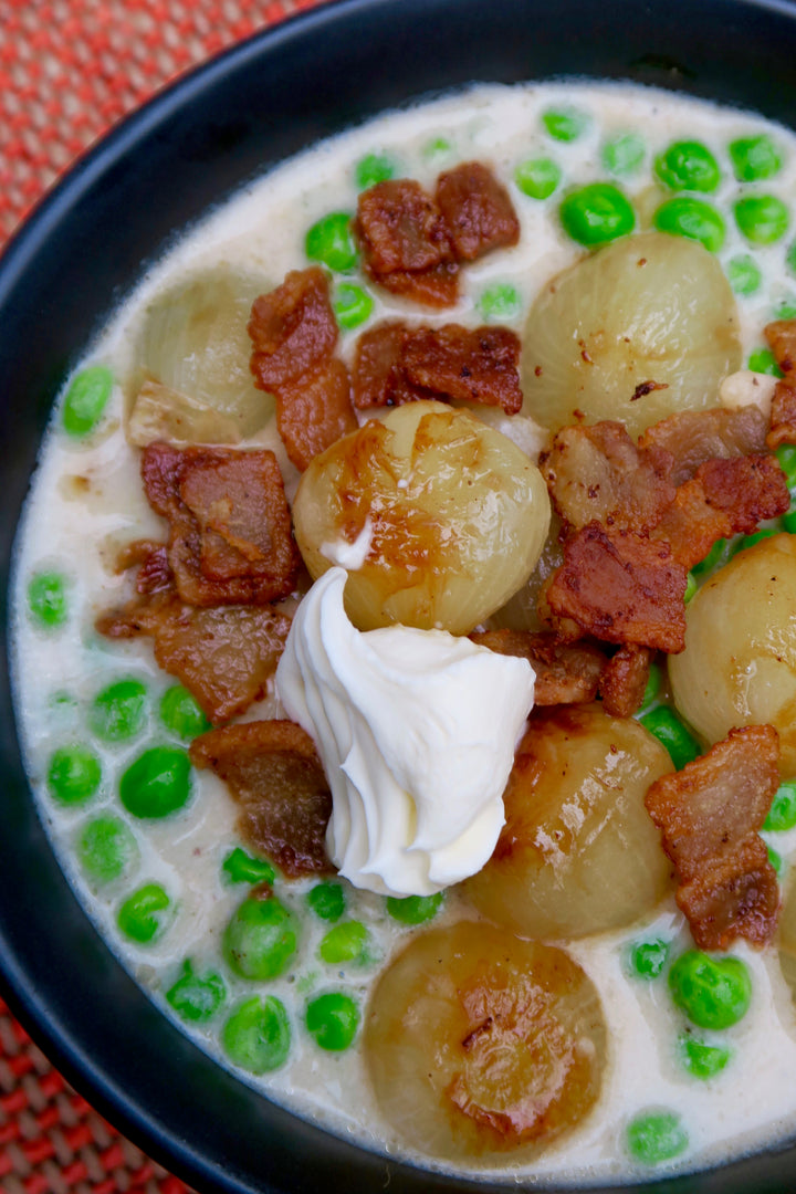 creamed peas with onions & bacon in béchamel sauce